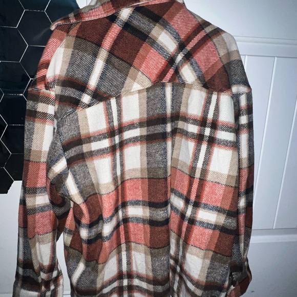Shein flannel - Picture 2 of 2